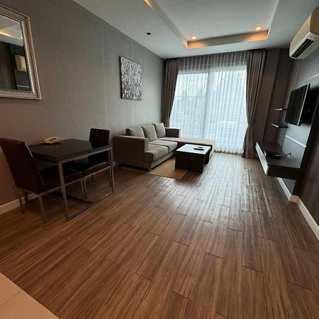 J Residence Thonglor 8 Bangkok Exteriör bild