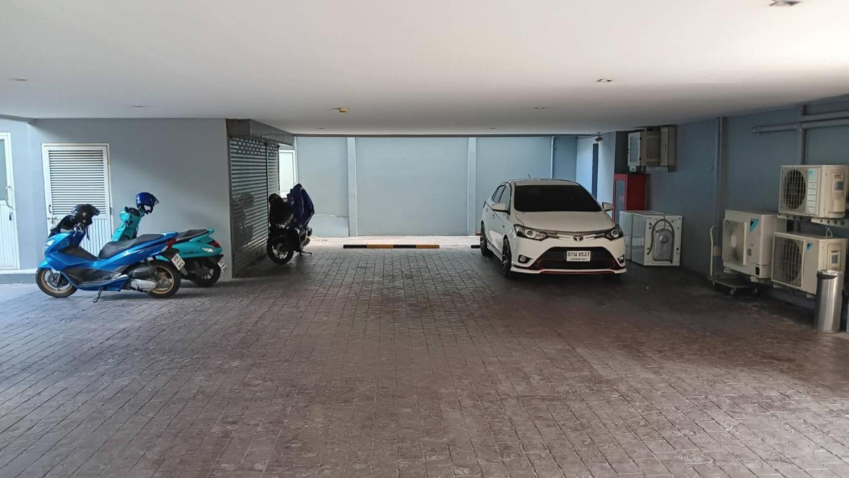 J Residence Thonglor 8 Bangkok Exteriör bild