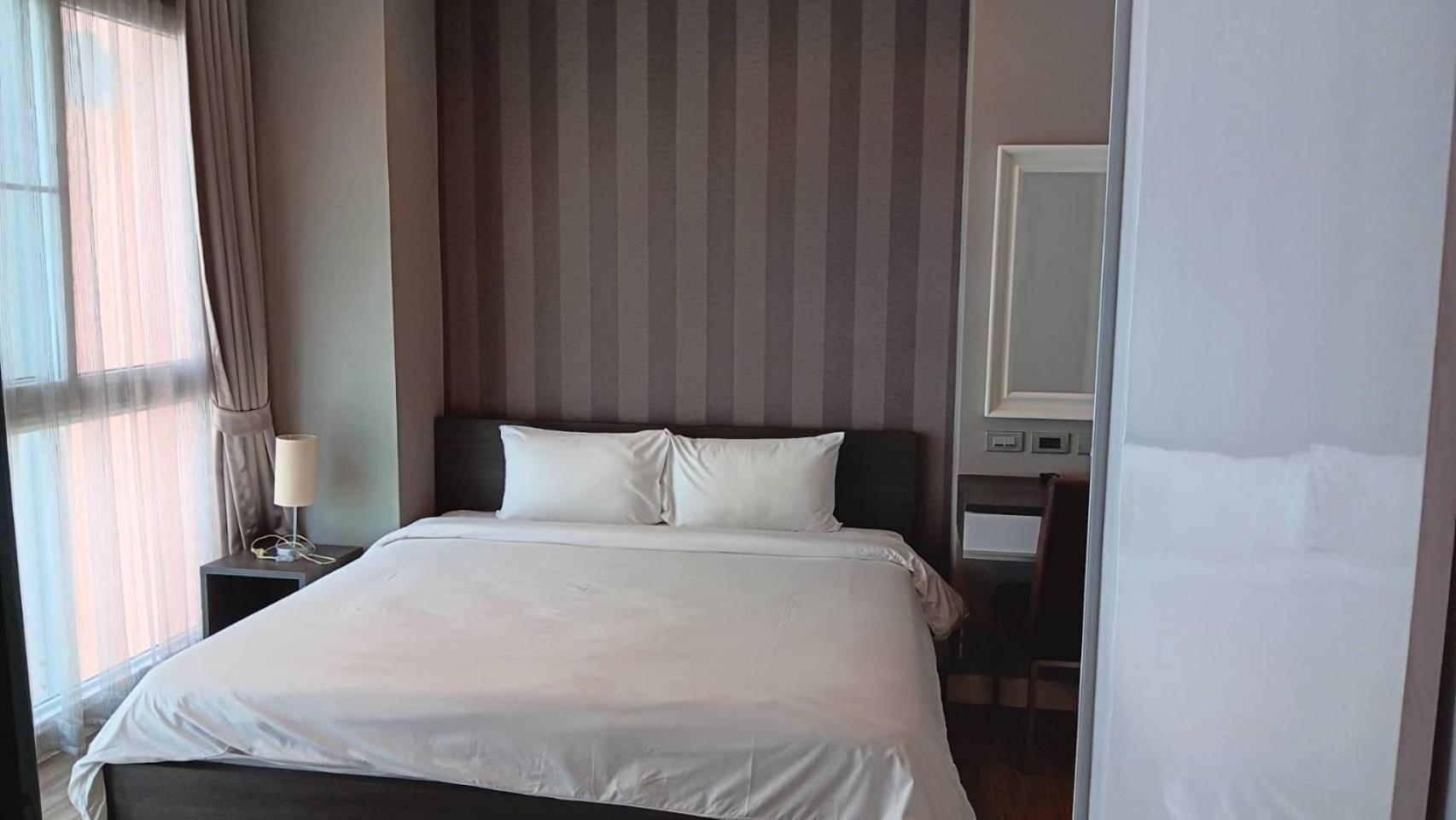 J Residence Thonglor 8 Bangkok Exteriör bild