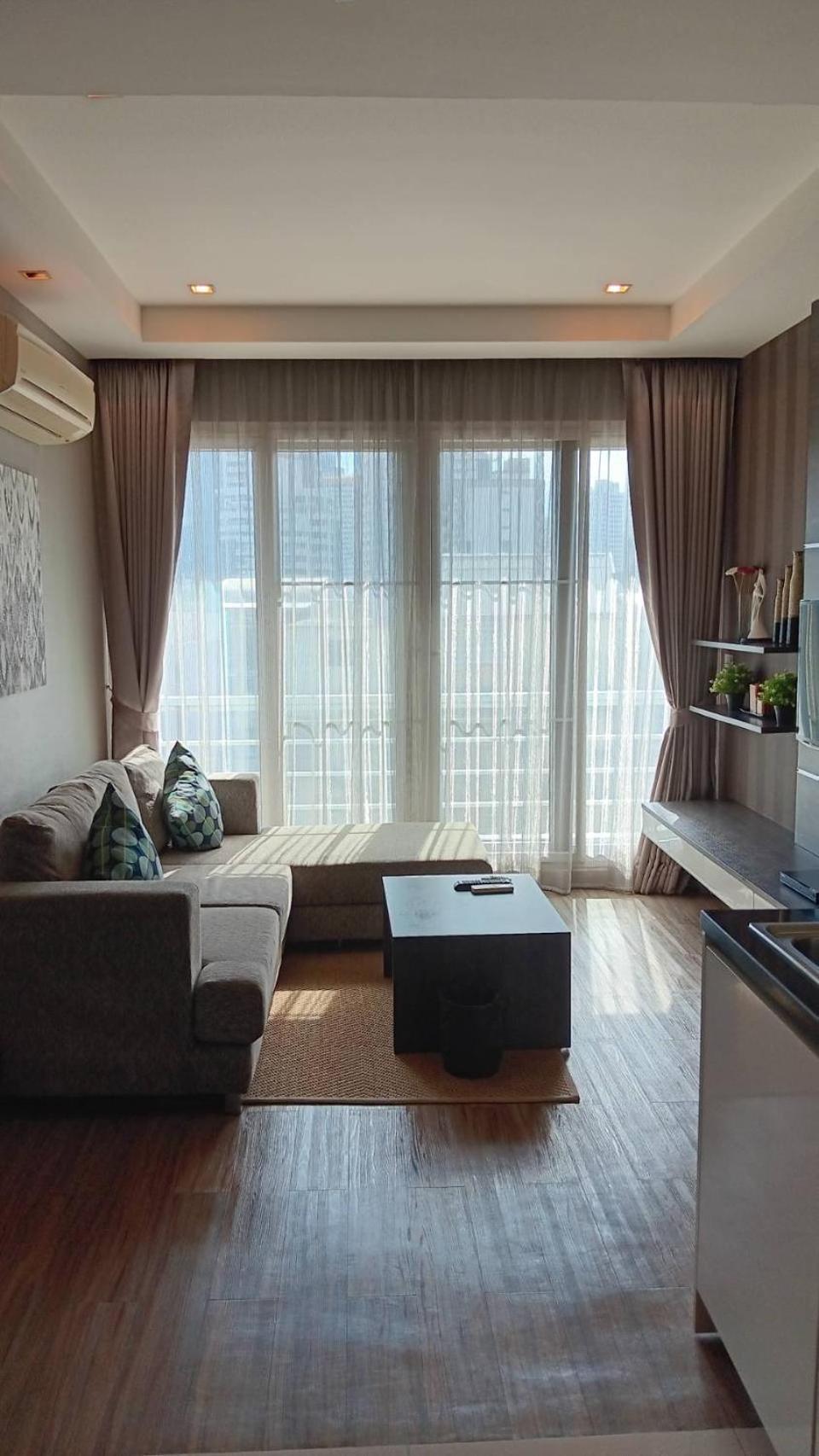 J Residence Thonglor 8 Bangkok Exteriör bild