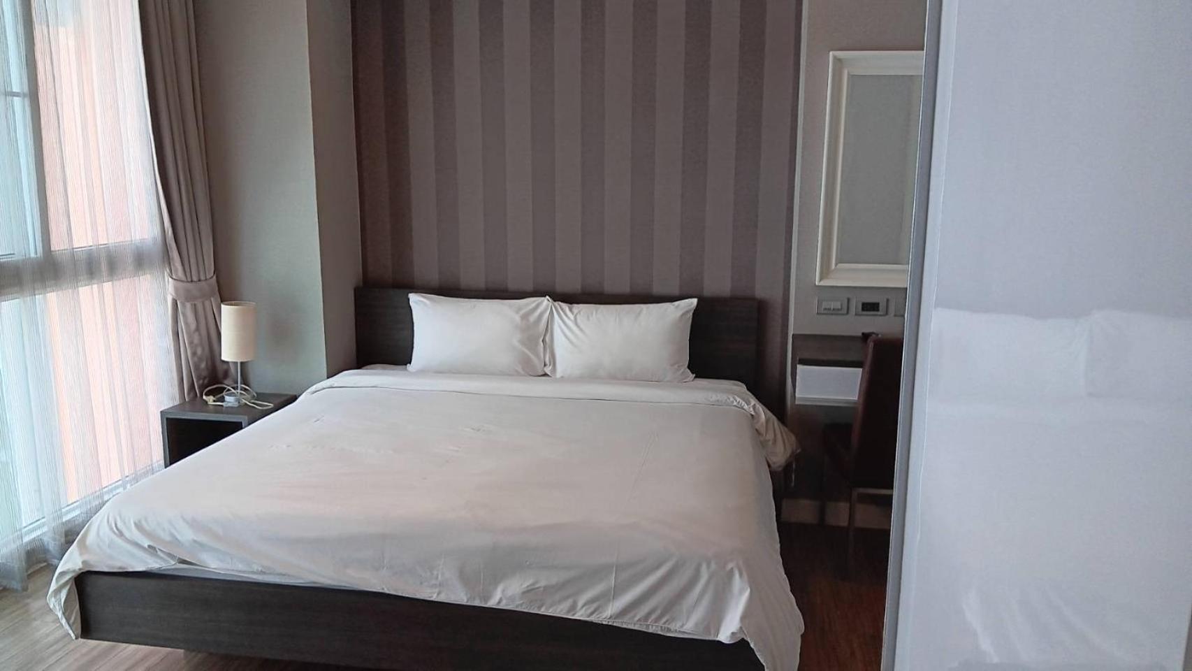J Residence Thonglor 8 Bangkok Exteriör bild