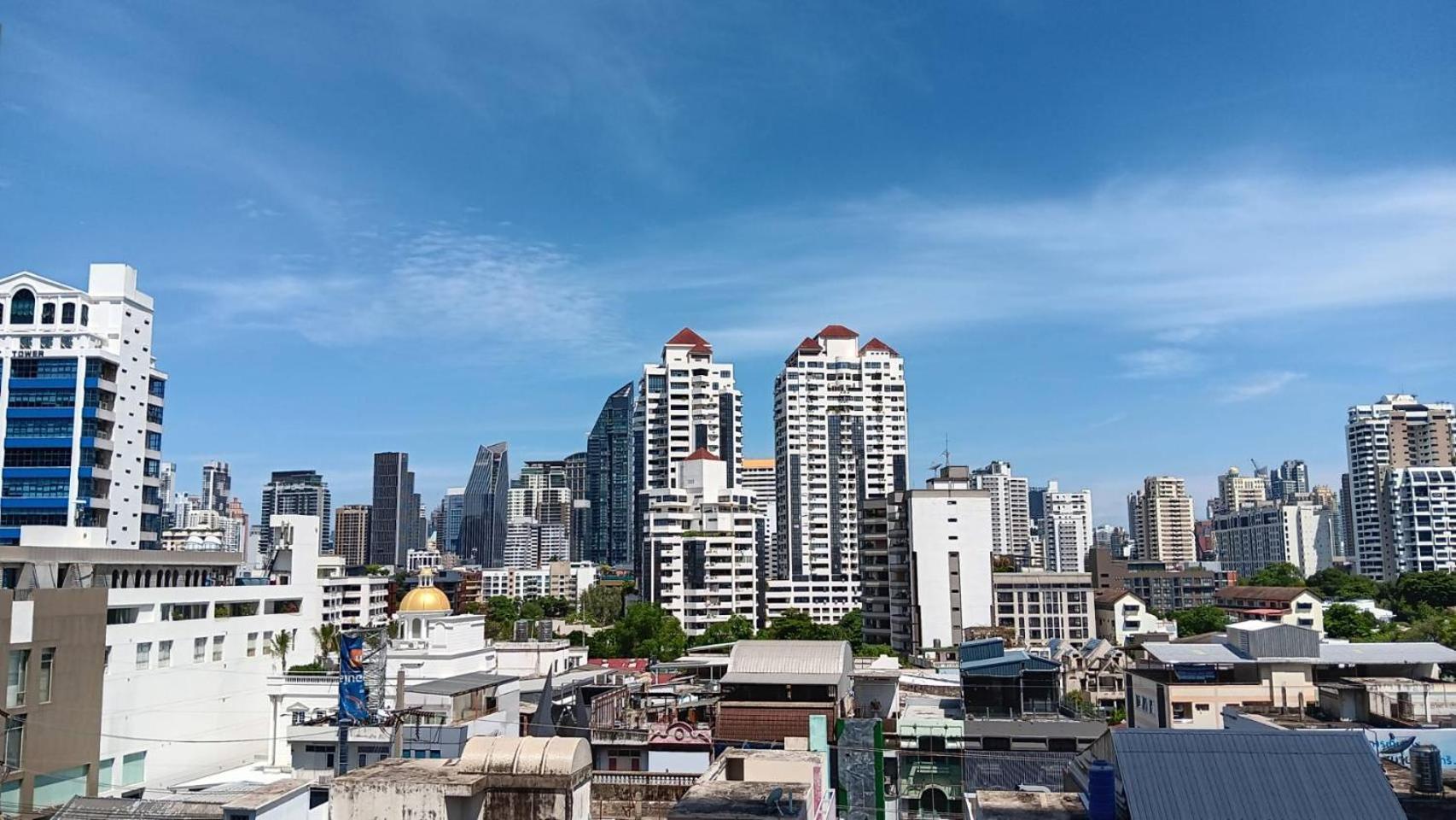 J Residence Thonglor 8 Bangkok Exteriör bild