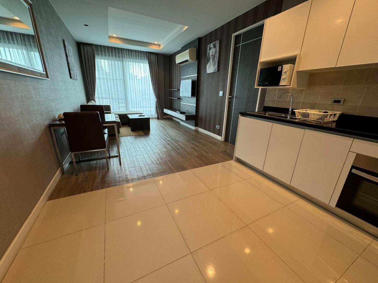 J Residence Thonglor 8 Bangkok Exteriör bild