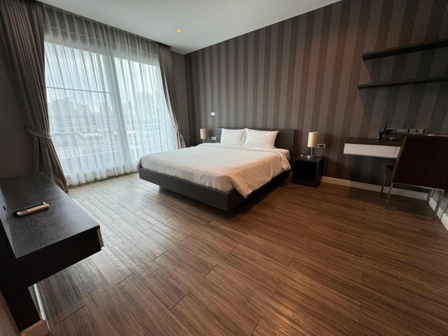 J Residence Thonglor 8 Bangkok Exteriör bild