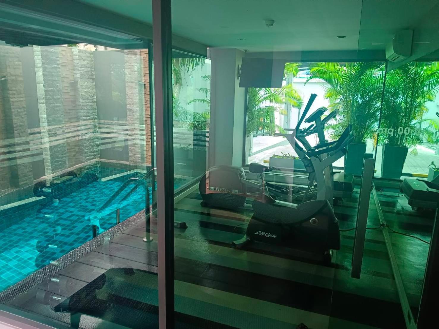 J Residence Thonglor 8 Bangkok Exteriör bild