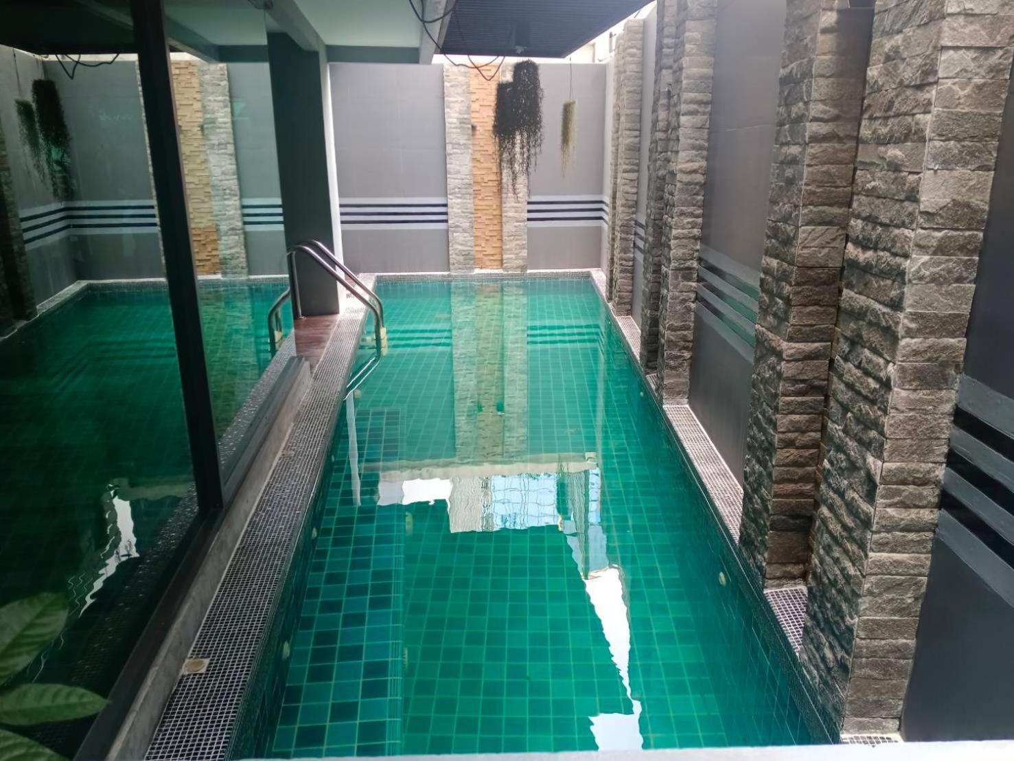 J Residence Thonglor 8 Bangkok Exteriör bild